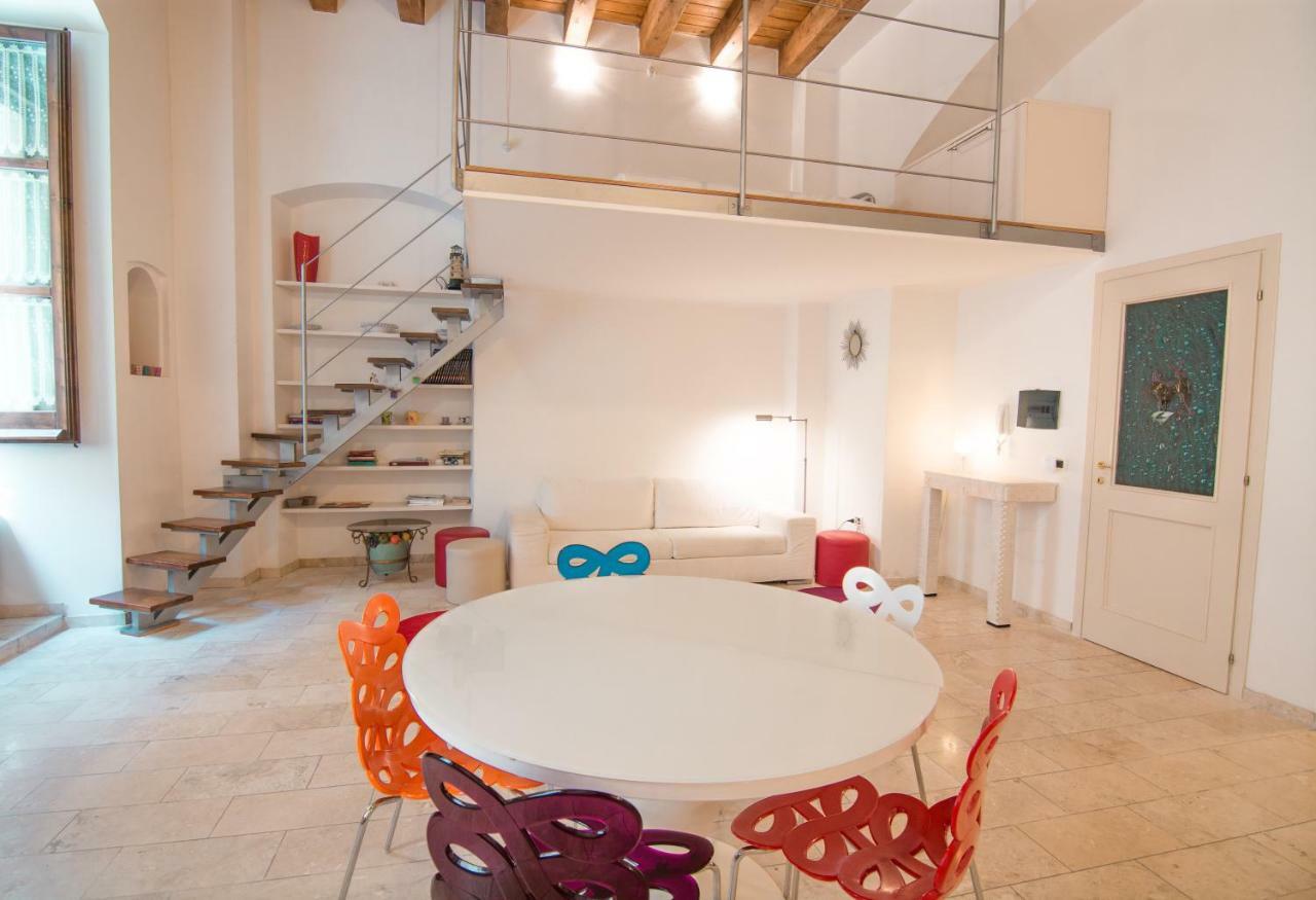 Modern Apartment In Historic Building Cagliari Extérieur photo