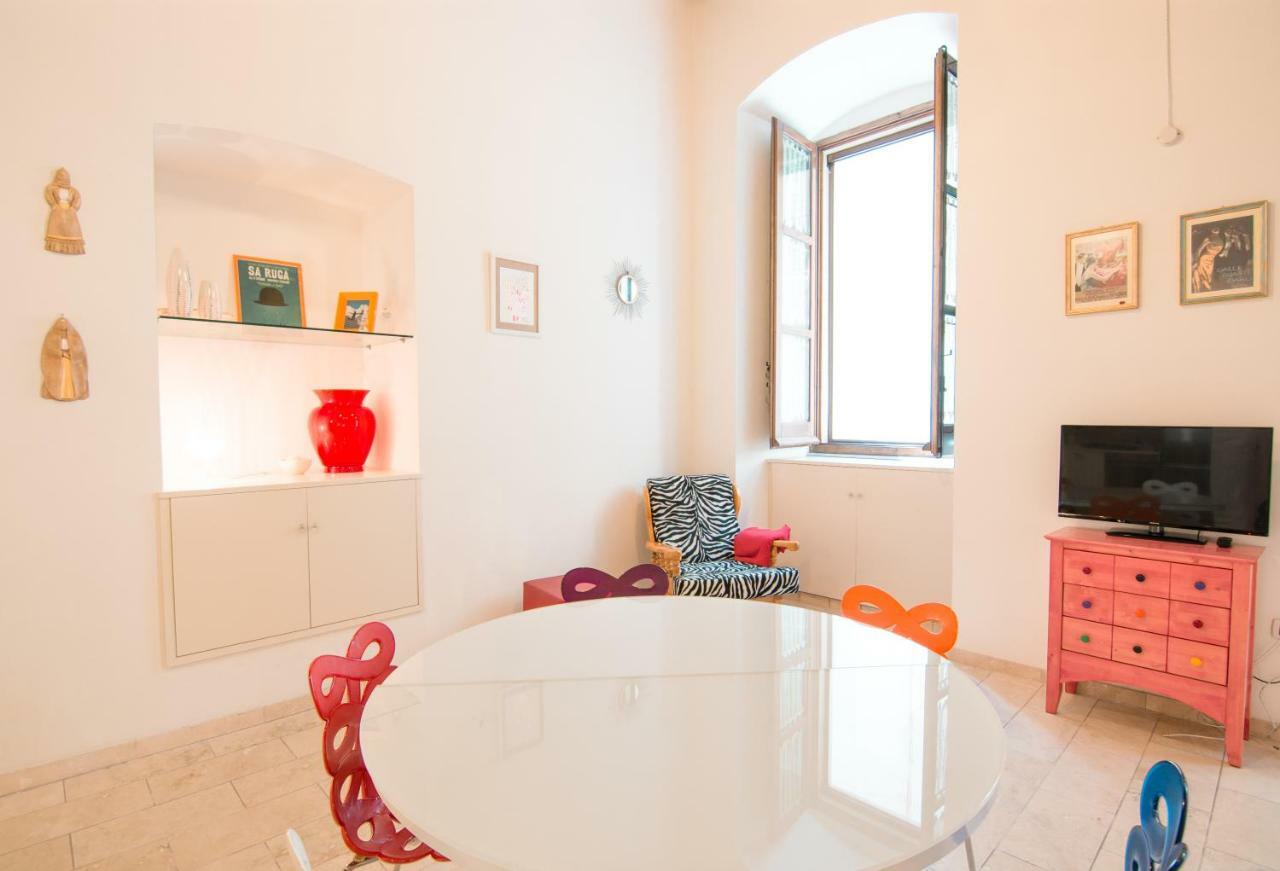 Modern Apartment In Historic Building Cagliari Extérieur photo