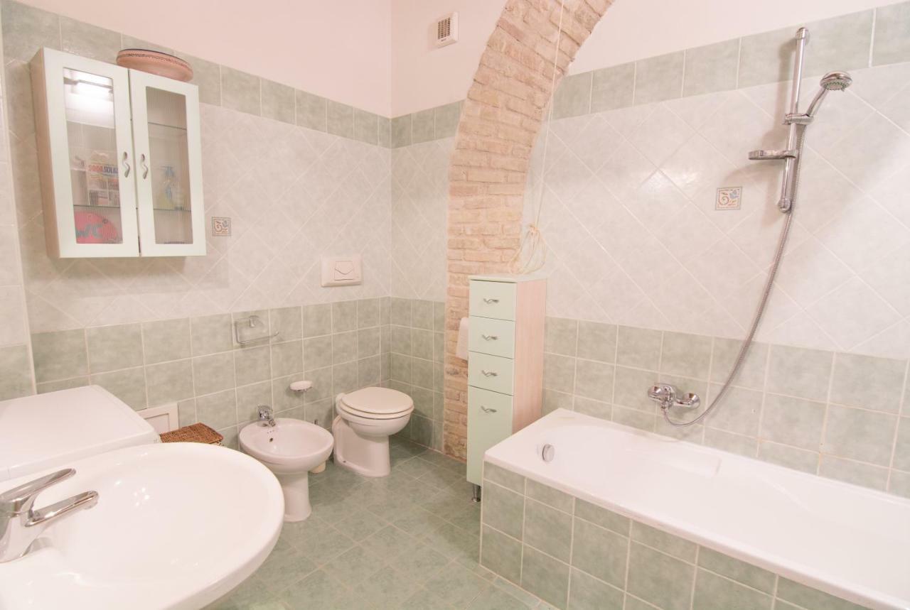 Modern Apartment In Historic Building Cagliari Extérieur photo